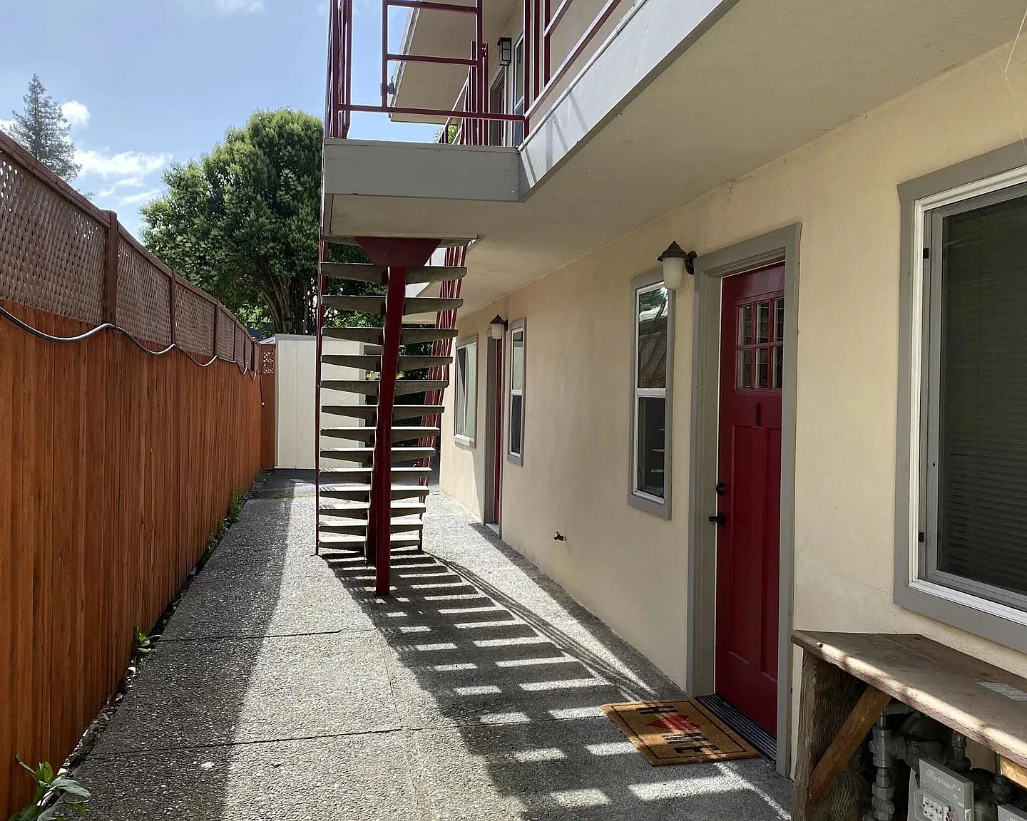 2 bed, 750 sqft, $2,150 — Photo 2
