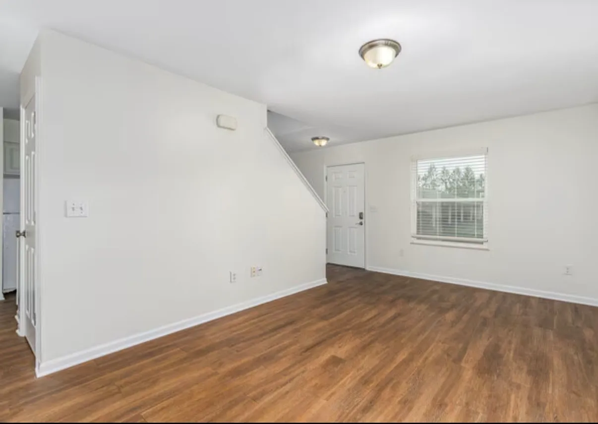 Autumn Chase Apartments — Photo 3