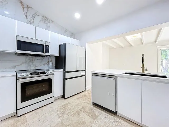 2836 NW 11th Ave — Photo 14
