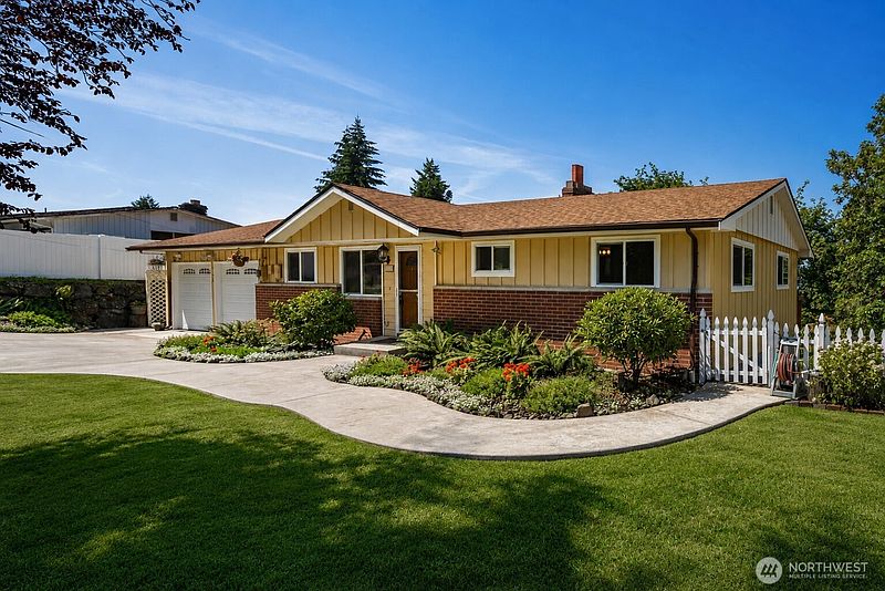 3rd image of 2199 8th Avenue