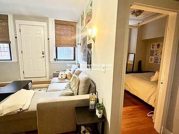 2nd image of 583 Beacon St APT 2