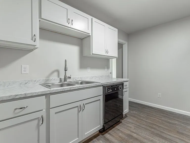 5972 Dayton Blvd — Photo 6