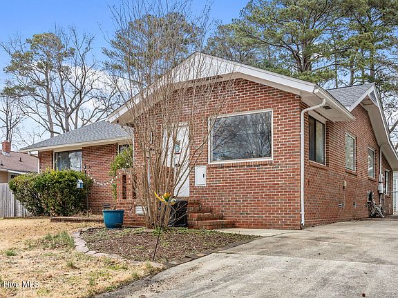 3rd image of 402 Jarman Street