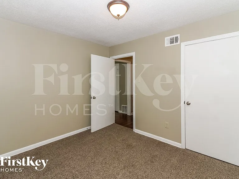 1347 Wilbec Rd — Photo 10