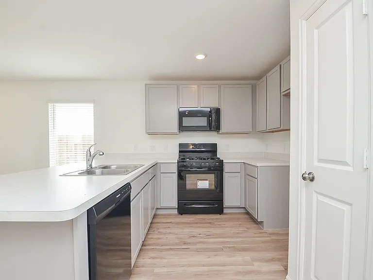 18119 Rockvine Dr — Photo 9