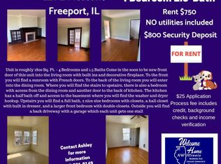 221 W Pleasant St, Freeport, IL 61032