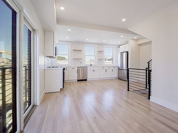 3rd image of 59 Gove St