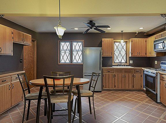 3rd image of 315 Harmony Dr