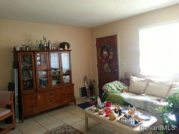 3rd image of 2588 Stratford Dr
