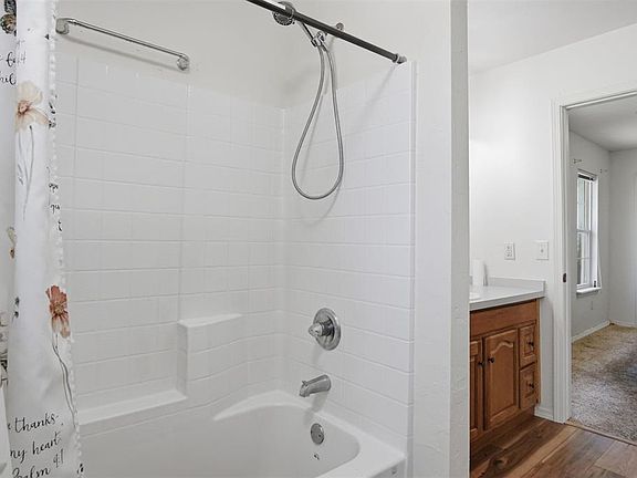4th image of 8517 N Phillips Ave