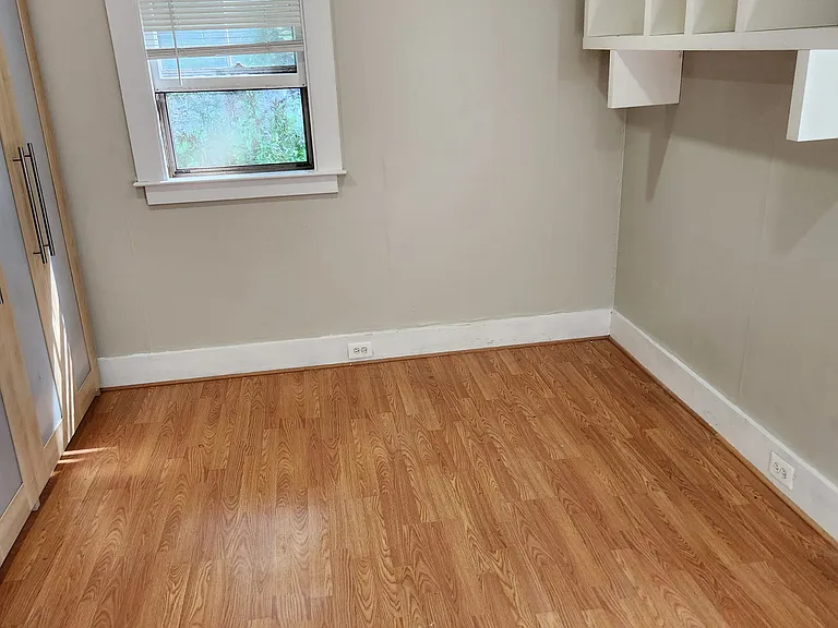 625 Douglas St — Photo 10