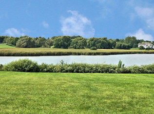 4 Willowmere Dr, South Barrington, IL 60010