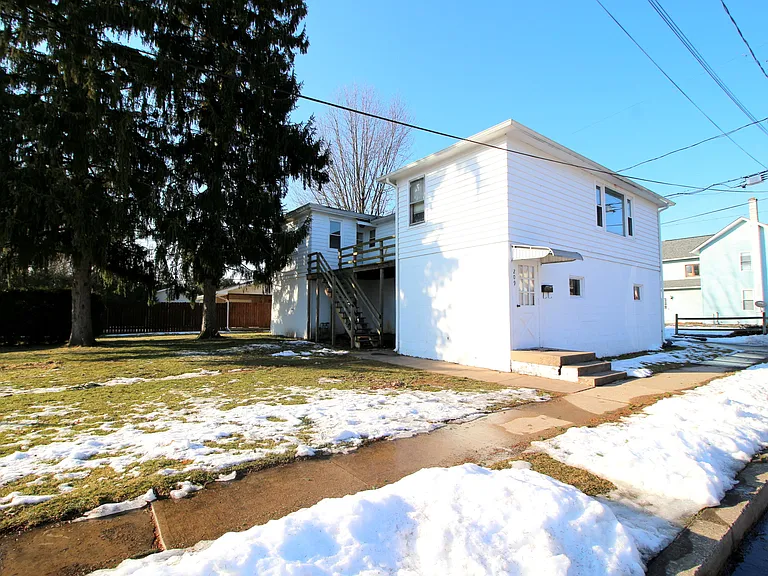 209 N Washington St — Photo 10