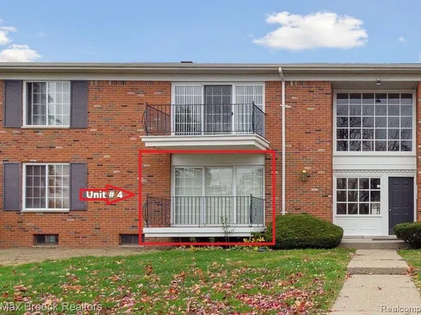 458 Fox Hills Dr N #A-4, Bloomfield Hills, MI 48304