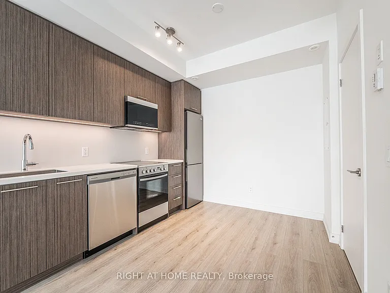 260 Finch Ave E #4 — Photo 6