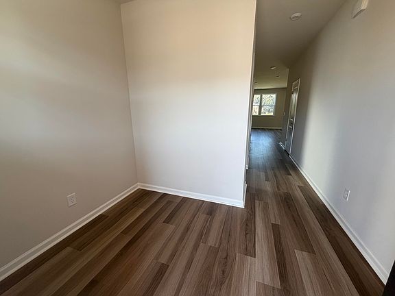 4th image of 6098 General Dr