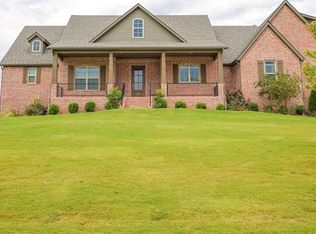 2332 Riverwater Ln, Fayetteville, AR 72703