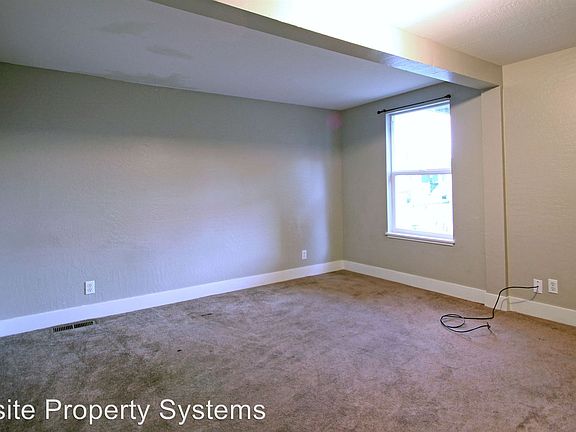 3rd image of 1339 Shafter Ave