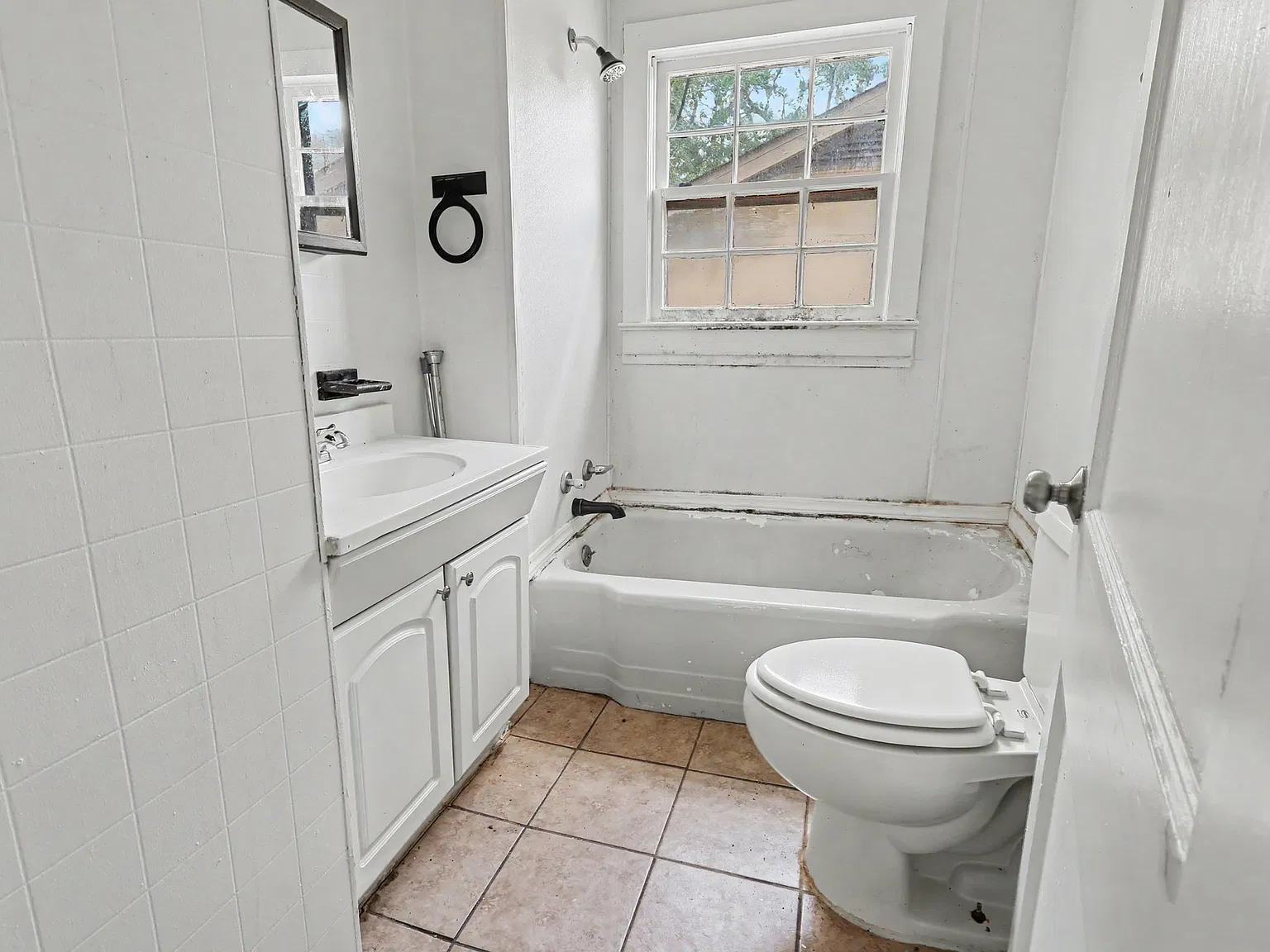 128 Avalon Avenue - 1 — Photo 3