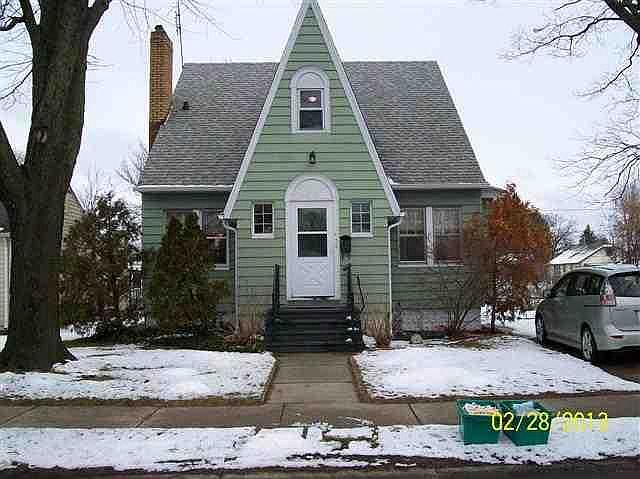 1st image of 418 W Hubbard Ave