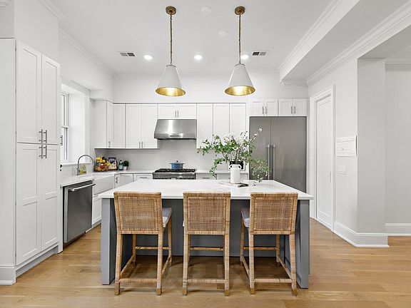 4th image of 1023 Willow Ave Unit A