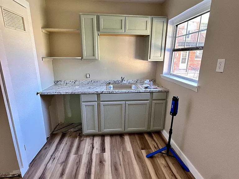 212 S Fillmore St #B — Photo 13