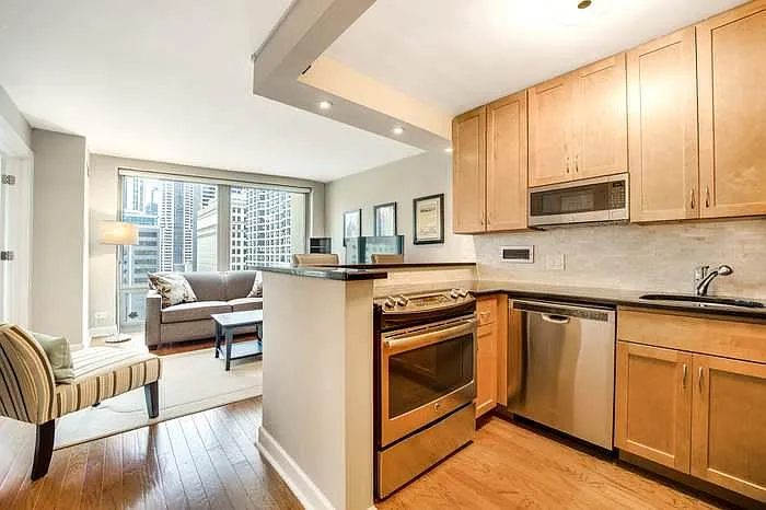440 N Wabash Ave — Photo 5