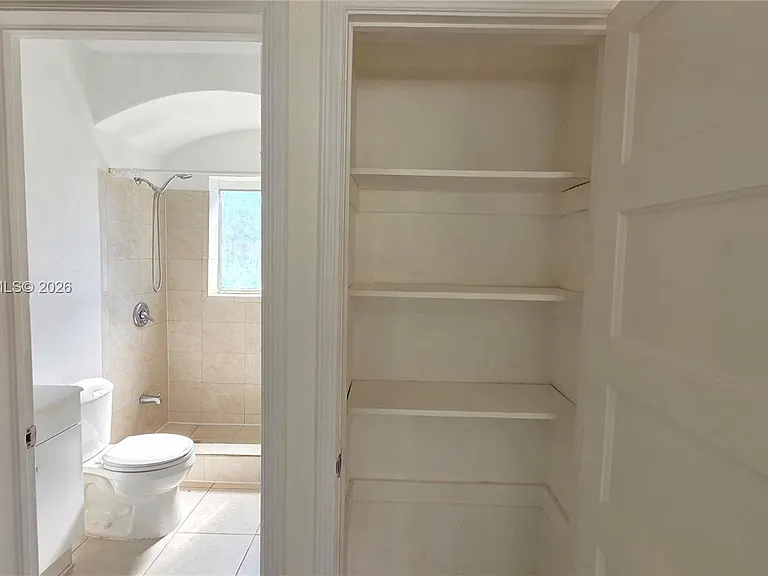 7629 Dickens Ave #7 — Photo 17