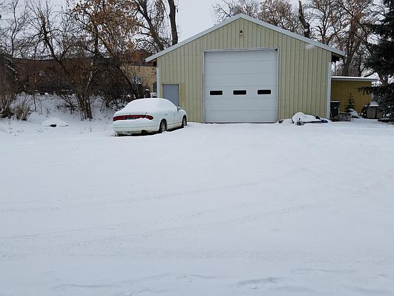 5th image of 221 Lincoln St