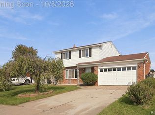 37718 Douglas Ct, Sterling Heights, MI 48310