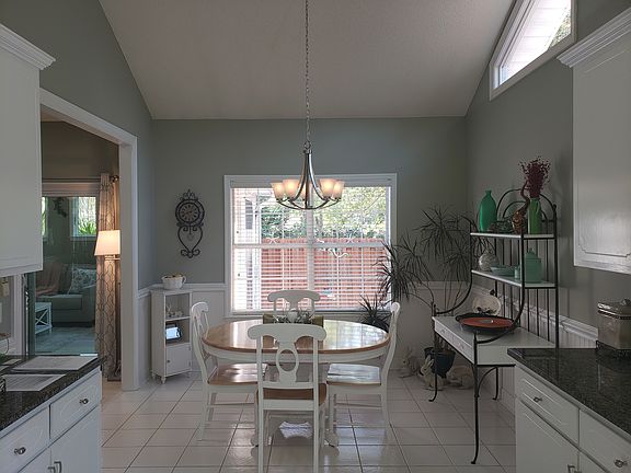 4th image of 112 Ashwood Way