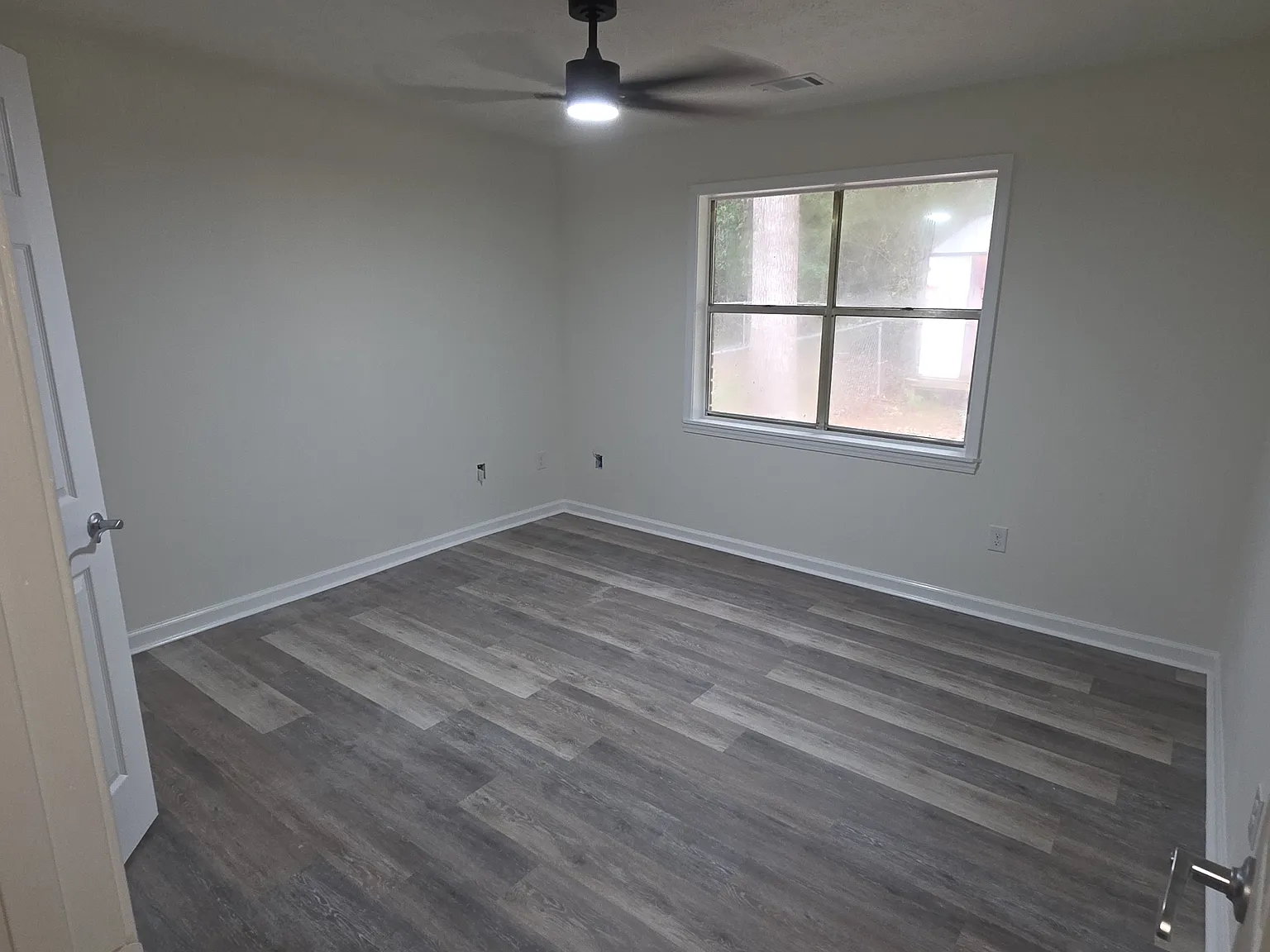 2 bed, 950 sqft, $1,400 — Photo 2