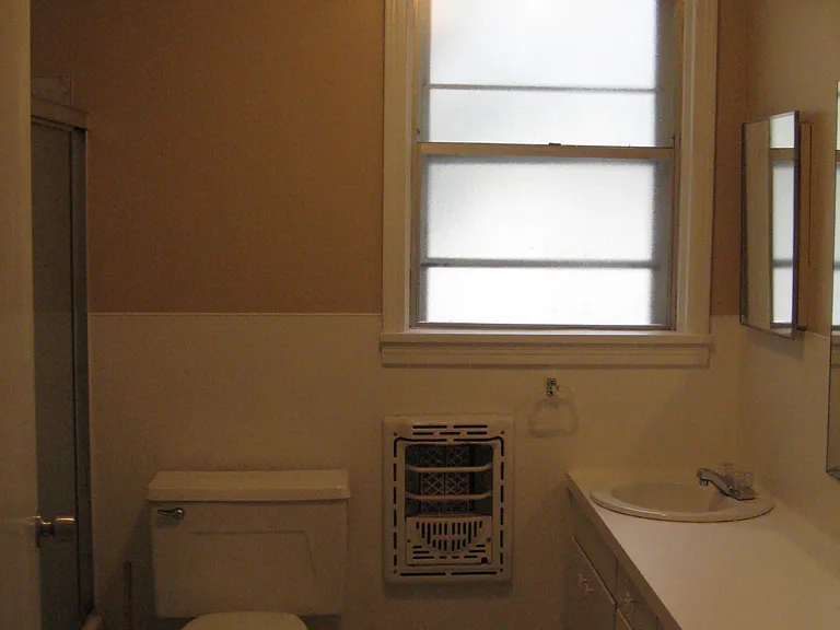 702 Matthew St — Photo 4