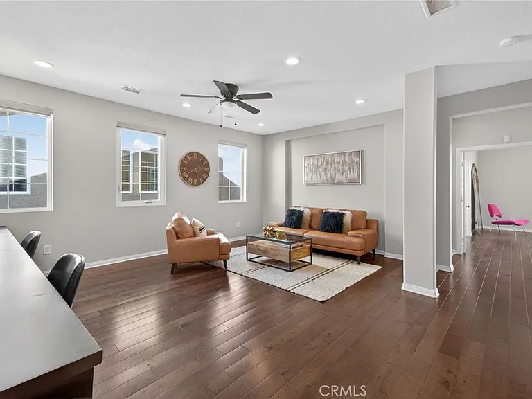 20800 Campania Ln — Photo 27