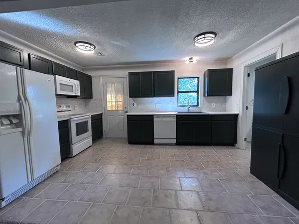 816 SE 2nd St, Pryor, OK 74361