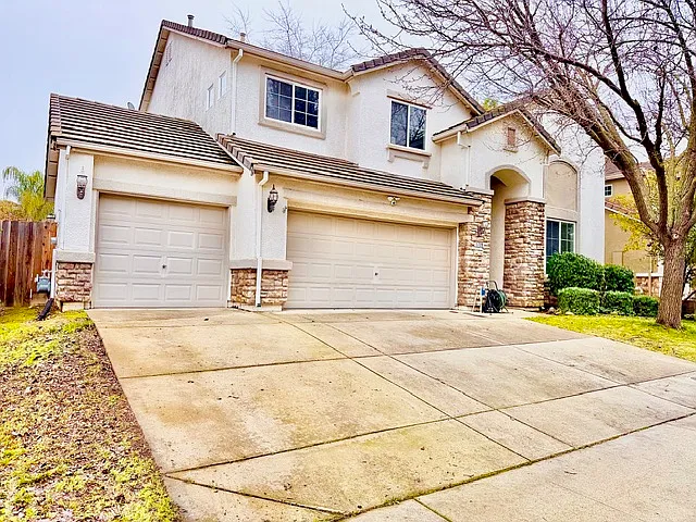 1728 Blackbird St — Photo 2