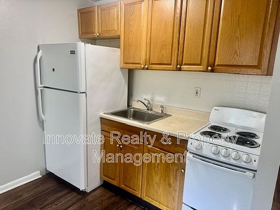 2nd image of 29 E Logan Ave APT 8