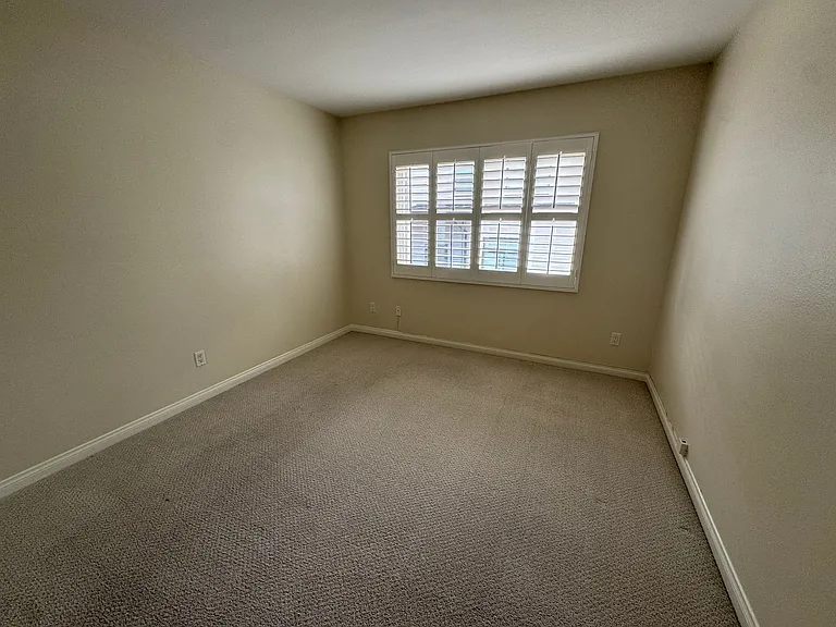 3231 Royal Oaks Dr — Photo 12