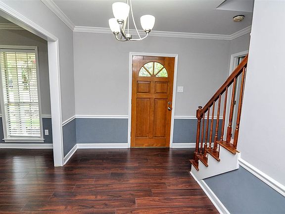 3rd image of 7853 Cross Village Dr