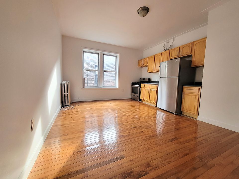 2nd image of 75 Ellwood St #5B