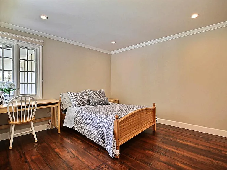 2120 Urmston Pl — Photo 17