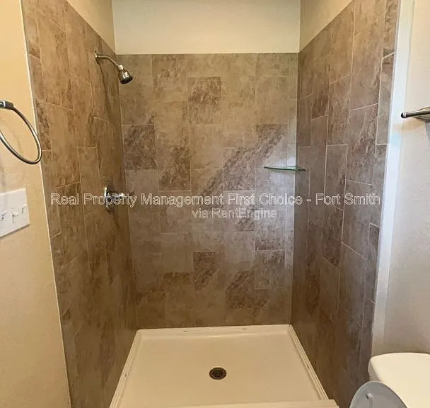 16 Charmont Dr — Photo 19