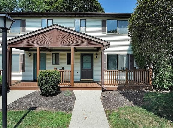 3rd image of 256 Quassaick Ave Unit 3