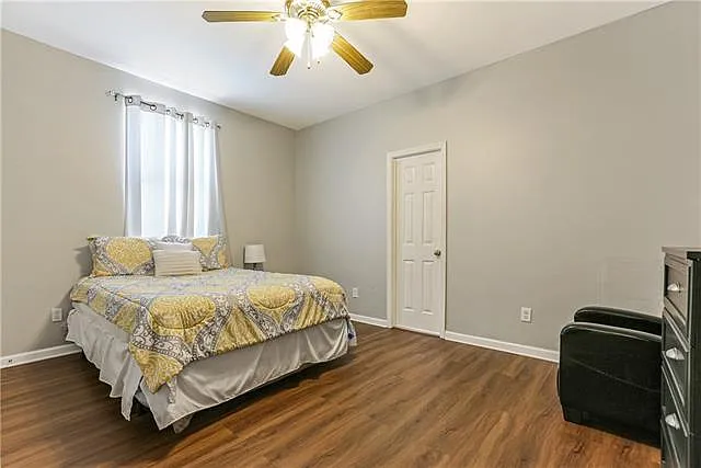 1512 N Robertson St — Photo 14