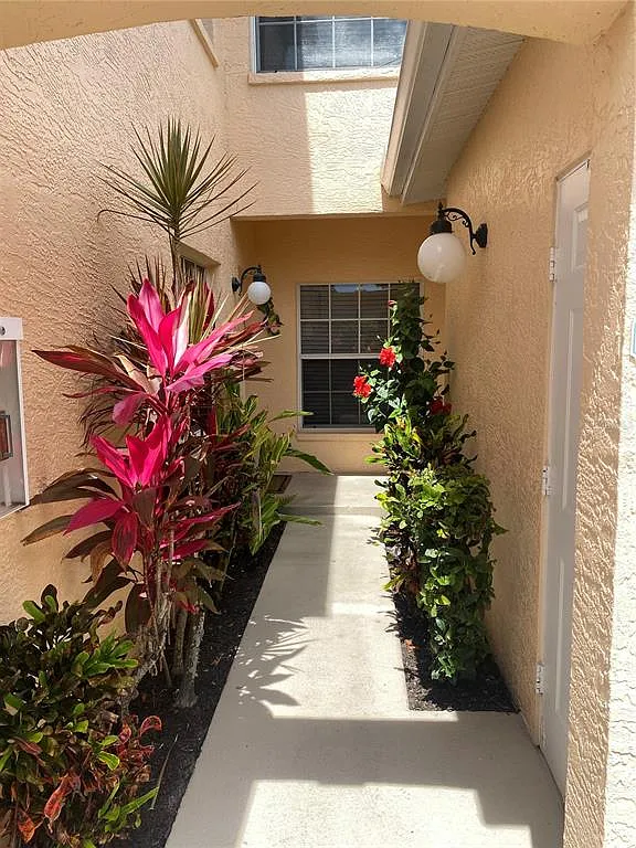 2 bed, 2.0 bath, 1130 sqft, $1,800 — Photo 1