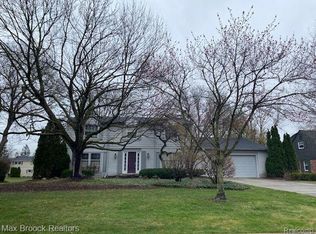 32206 Cross Bow St, Beverly Hills, MI