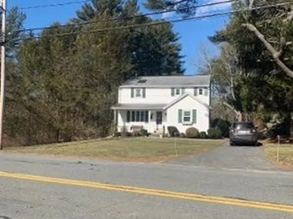 56 Plymouth St, Middleboro, MA 02346