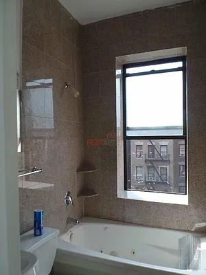 Rented by Skyline Group Real Estate | media 17
