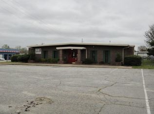 1518 Calhoun Rd, Greenwood, SC 29649