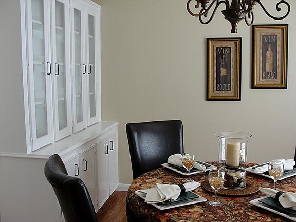 5th image of 4135 Manorfield Dr